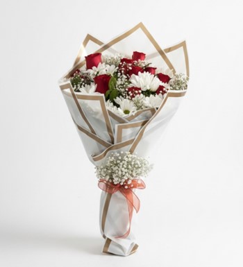10 kırmızı gül buketi, beyaz papatya aranjmanı,